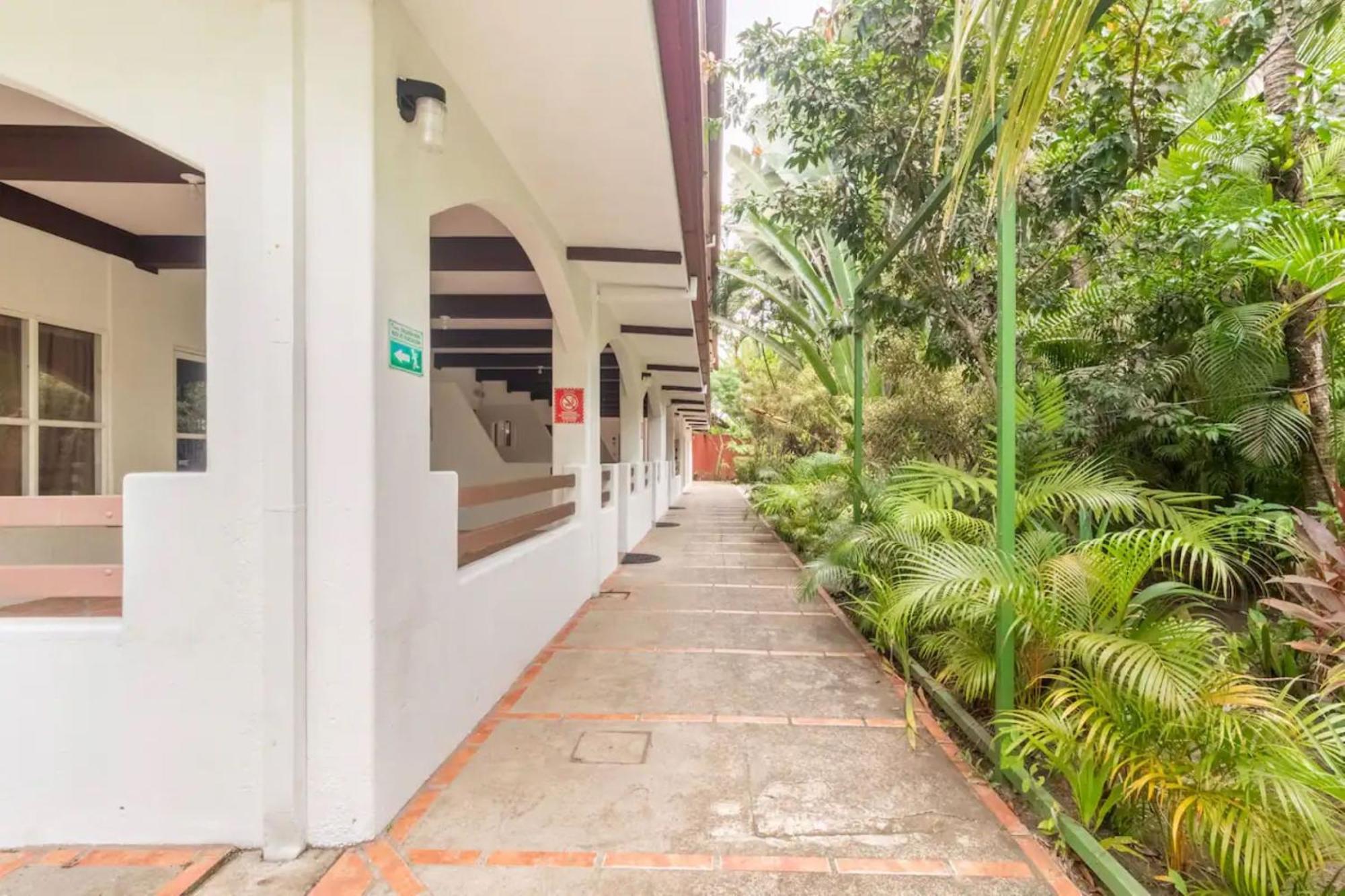 Hotel Playa Westfalia Puerto Limon Exterior foto